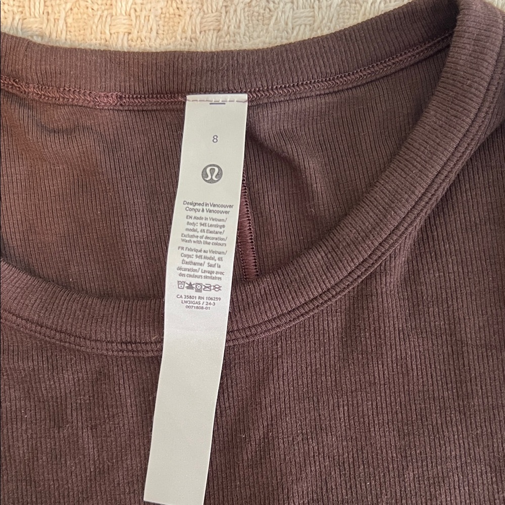 Lululemon Ribbed slightly cropped tee - Picture 4 of 4